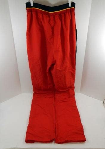 1995-96 משחק אטלנטה הוקס הוציא מכנסי חימום אדומים 36 DP48125 - משחק NBA בשימוש